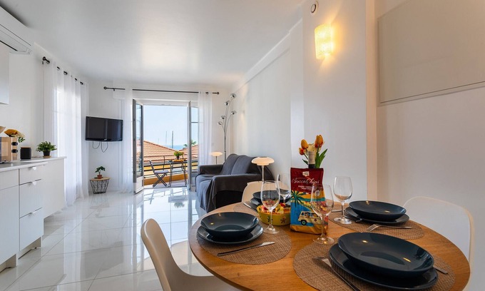 Saint-Jean-Cap-Ferrat Apartment | Oceanfront Retreat at Cap Ferrat View III with Spa & Kitchen