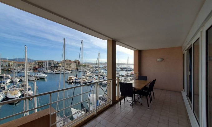 Frejus Port Apartment | Cap Hermes T2: Air-Conditioned Oasis with Balcony & Ocean View