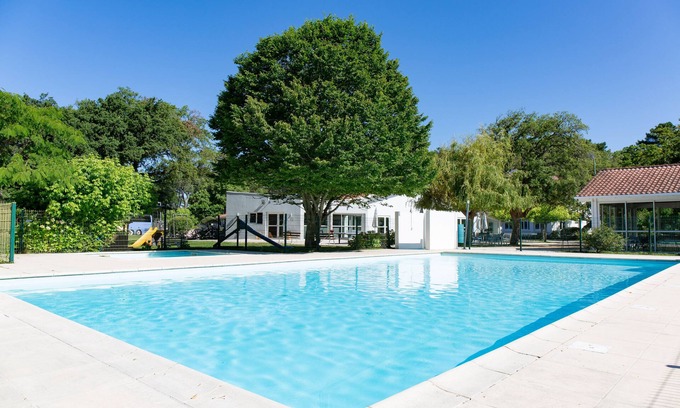 Les Estagnots Resort | Relax at Cap Océan: Pool, Spa & Family-Friendly Amenities