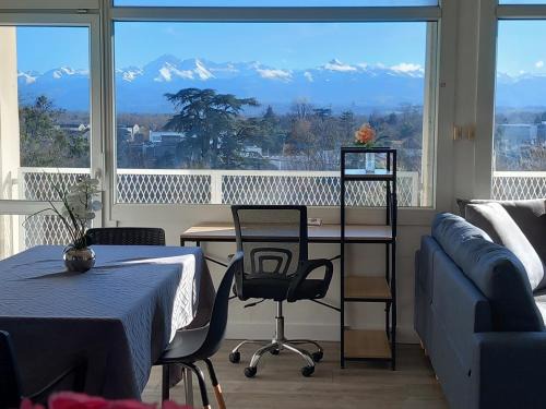 Tarbes Apartment | Inviting Cap Sud: Comfort with Pyrenees Views in City Center