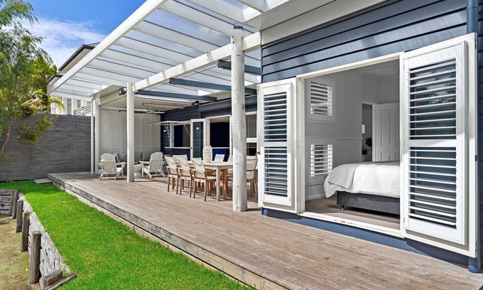 Portsea House | Picturesque Cape Cod Home with Oceanfront Views