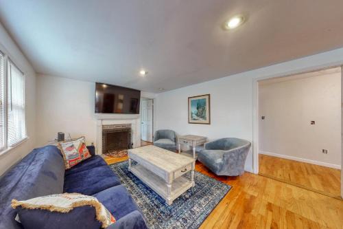 South Yarmouth House | Guest Rated 10/10: Cape Cod Playhouse with Hot Tub