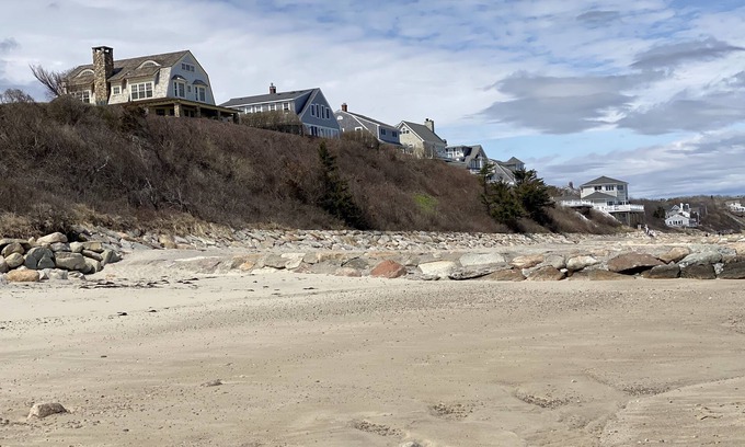Sagamore Beach Apartment | Cozy Cape Cod Studio Steps from the Beach with Kitchen