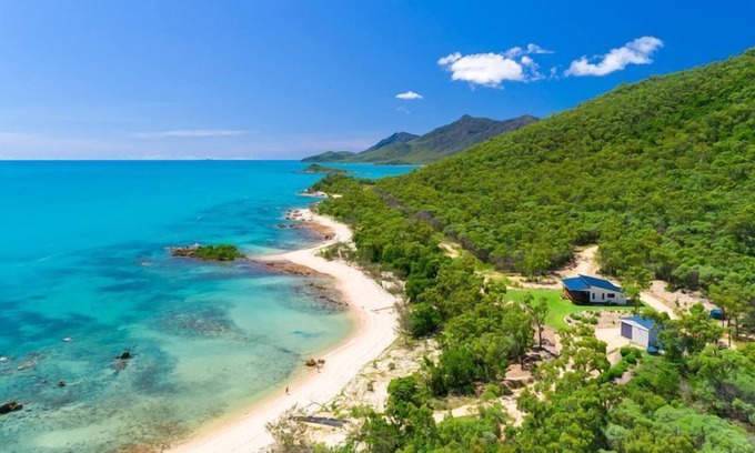 Hideaway Bay House | 'Cape Gloucester Retreat', beachfront seclusion!