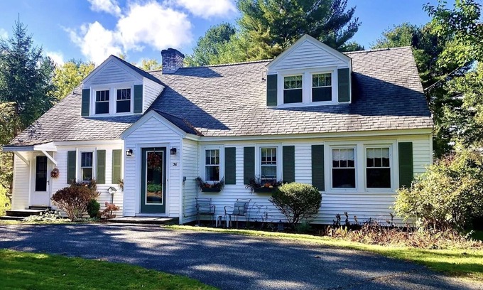 Pittsfield House | Cozy Cape Home in the Berkshires - Near Lenox & Bousquet