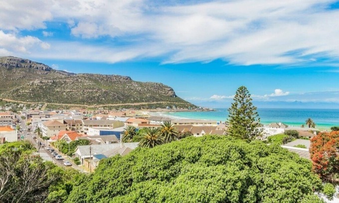 Fish Hoek Apartment | Experience Cape Jem with Spectacular Ocean Views