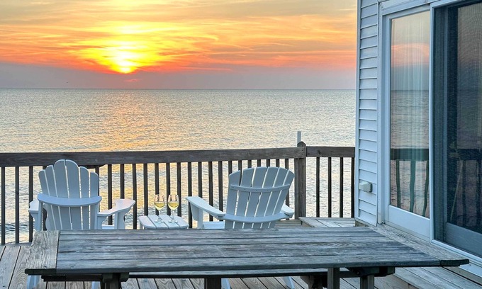 Green Creek Cottage | Beachfront Cape May Retreat with Breathtaking Ocean Views