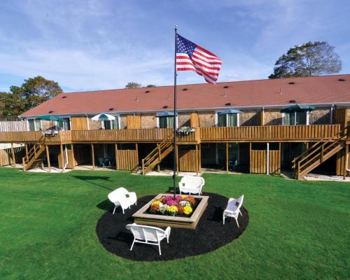 Hyannis Hotel | Discover Cape Winds Resort: Family-Friendly Fun Awaits!