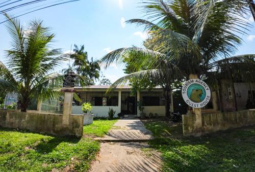 Leticia House | Pet-Friendly Retreat at Capibara Guest House - 8.9/10 Rated