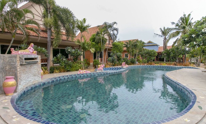 Hin Lek Fai Hotel | Family-Friendly Stay at Capital O 961 Baan Dow Chompoo Resort