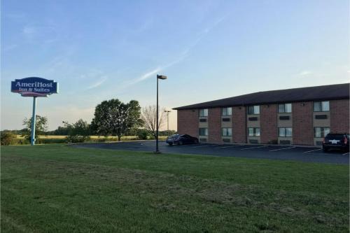 Mexico Hotel | Budget-Friendly Amerihost Inn & Suites with Great Amenities