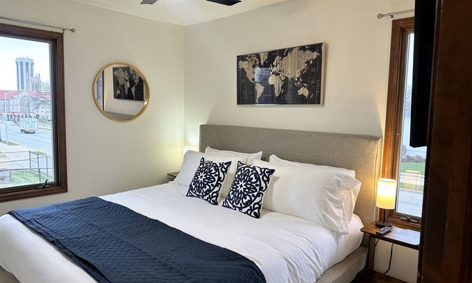 Springfield Apartment | Downtown Capital Suite: King Bed, Kitchen & Breakfast Included