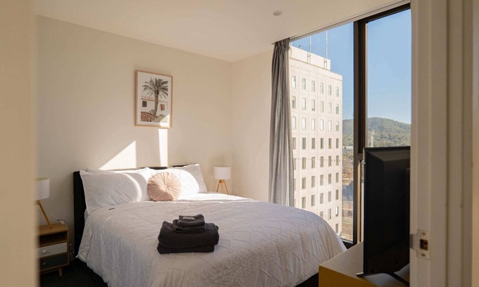 City West Apartment | Family & Business Friendly 2 BR Near CBD and ANU