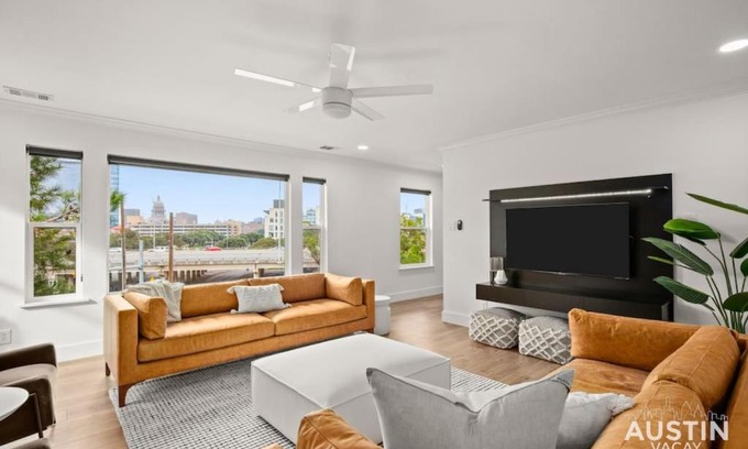 Swede Hill House | Capitol View Downtown Penthouse with Spa & Child-Friendly Amenities