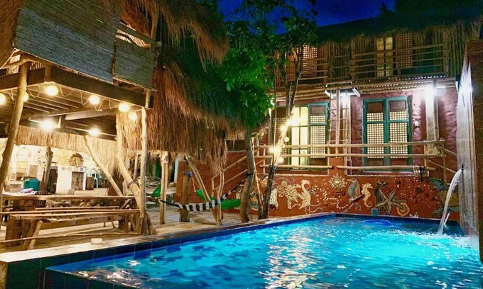 Calatagan Villa | Cozy Capiz Beach Villa with Pool and Ocean Views