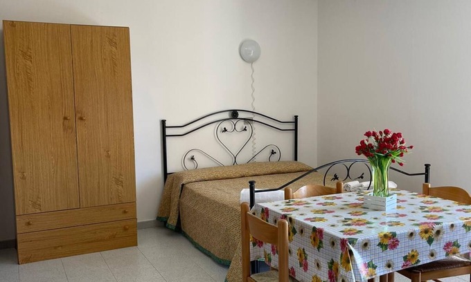 Isola di Capo Rizzuto Apartment | Cozy Capopiccolo Apartments: Perfect for Families and Pets