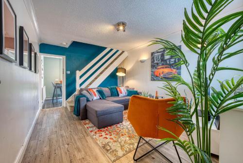 Loughborough House | Modern 2-Bedroom House in Loughborough with Free Parking