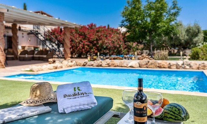 Atarfe Villa | Relax at Capricho de Luna Atarfe with Pool & Spa Access