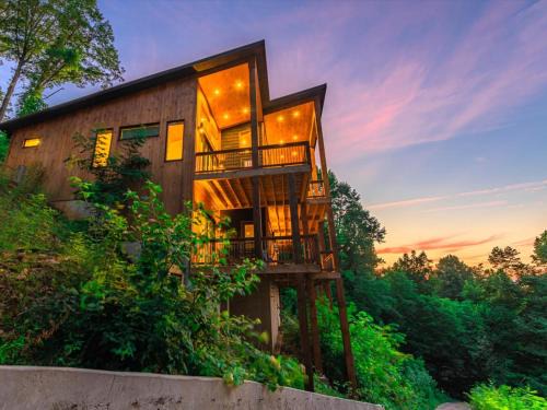 Ridges Over the Lake House | Capstone Cabin: Mountain Views with Pool & Spa Amenities
