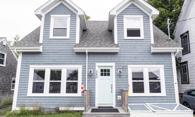 St. Andrews House | Experience Captain Dan's Shanty: 4-Star, Pet-Friendly Paradise