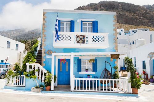 Finiki Apartment | Guest Rated: Captain Elias Studios 2 - Pet & Child Friendly