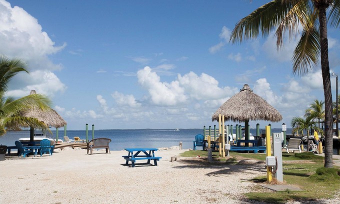 Anglers Park House | Family-Friendly Stay at Captain Jax with Breakfast Included