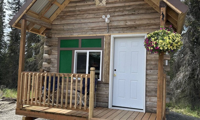 Cohoe Cabin | Unforgettable Getaway at Captain Kirk’s Trapper Cabin