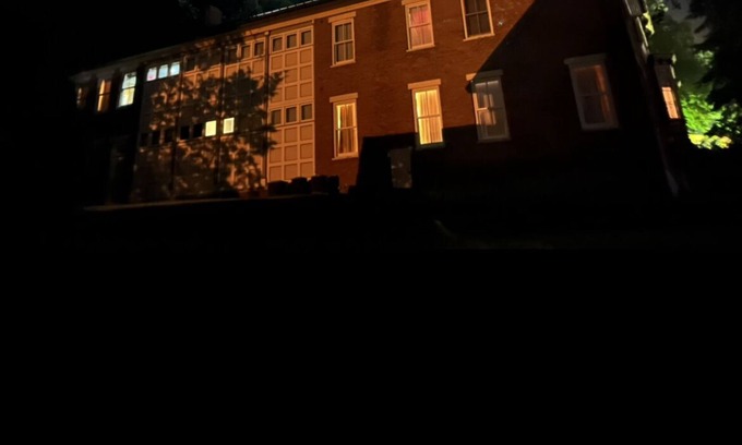 East Dubuque House | Experience Captain Merry Mansion: Spa, Breakfast & More!