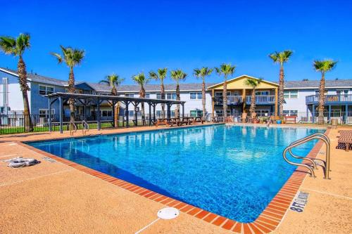 Port Aransas House | Premier Captain Quarter's 1 Bedroom Unit at Sea Isle Village