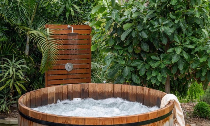 Yamba House | Pet-Friendly Captain's Haven - A 4-Star Coastal Retreat