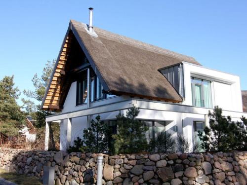Karlshagen House | Captain's House: Family-Friendly Holiday Retreat with Kitchen