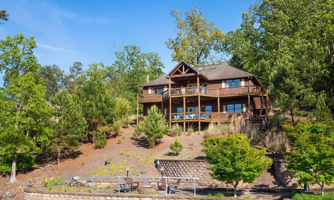 Arley House | Unforgettable Stays at Captain's Quarters with Scenic Views