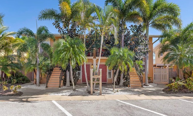 Dunedin Condo | Experience Captain's Quarters - Capt. Kirk Unit Awaits!