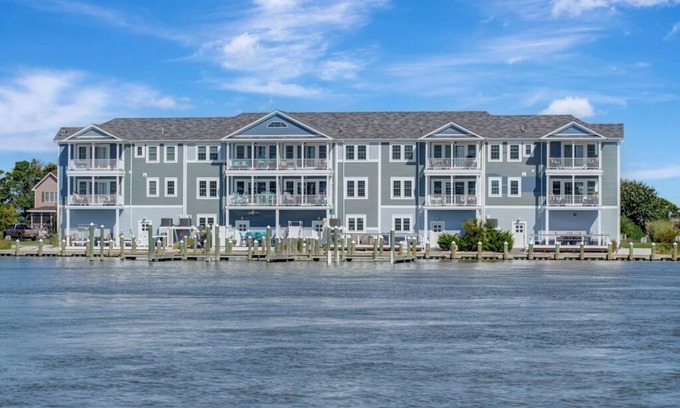 Chincoteague House | Waterfront Bliss at Captain's Rest on Marsh Island