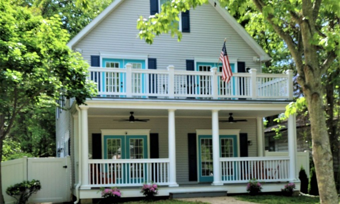 Arundel on the Bay House | Beachside Bliss at Captain's Retreat - Spa & Pool Access!
