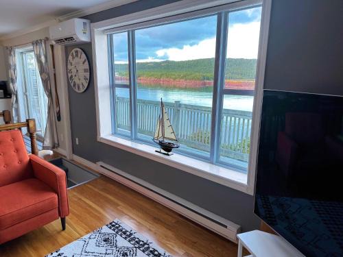 Norman's Cove-Long Cove House | Ocean View Captain's Suite at The Homestead Retreat