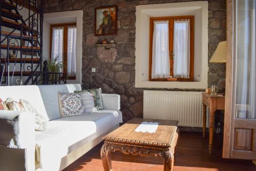 Mithimna House | Seaside Bliss at Captain's View - Rated 9.7 with Hot Tub