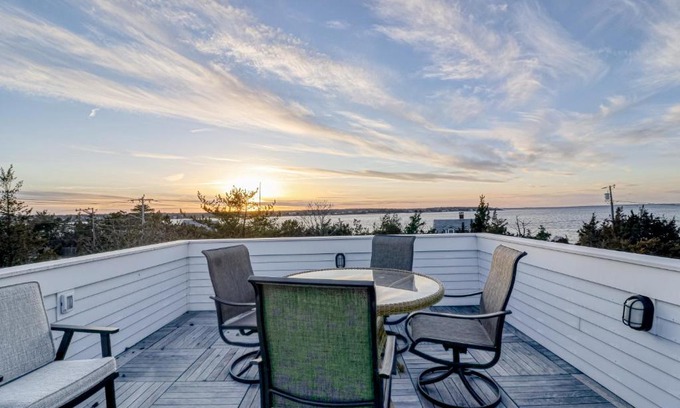 East Chop House | Experience the Captain Samuel Norris House with Oceanfront Views