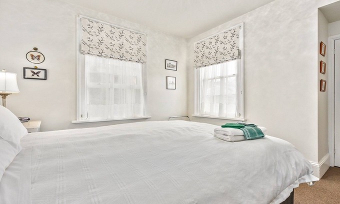 Launceston CBD Cottage | Convenient Captain Stirling's Bungalow Near City Fringe