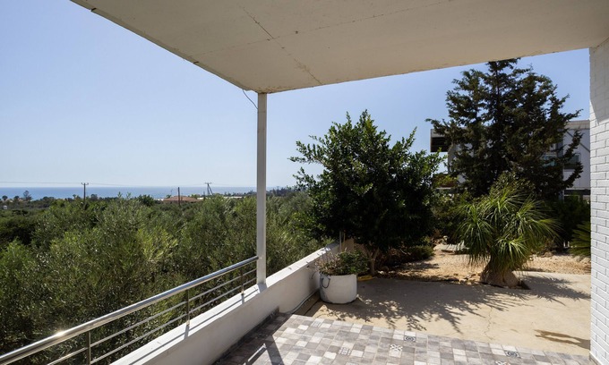 Agios Theodoros House | Inviting 2-Bed House with Oceanfront Views and Spa