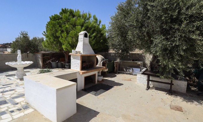 Agios Theodoros House | Inviting 2-Bed House with Kitchen and Breakfast Included