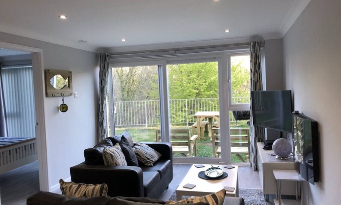 Millendreath Villa | Beautiful 2-Bed Villa with Ocean View near Looe