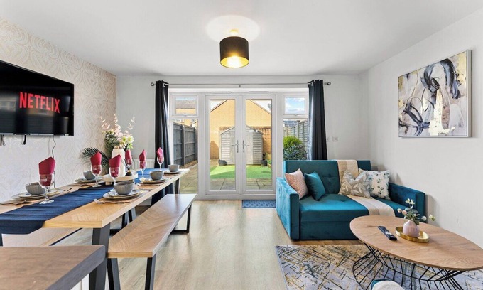 Patchway House | Inviting 4-Bed House with Parking - Perfect for Groups