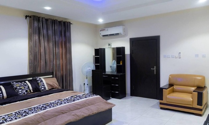 Ofin House | Inviting 5-Bed Penthouse in Lekki, Lagos with Breakfast