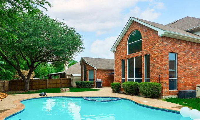 Mesquite House | Exceptional 6BR Home with Pool, Fire Pit & Top Amenities