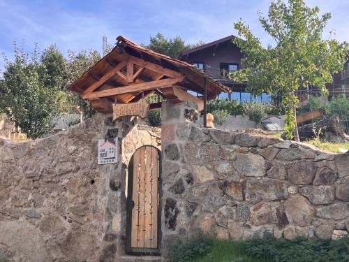 Hoyos del Espino Ski Chalet | Discover Cara Norte de Gredos: Family-Friendly Retreat