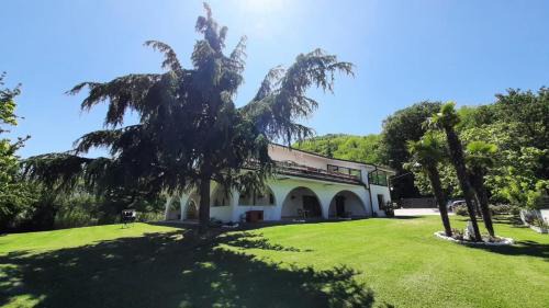 Montefiore Conca House | Experience Cara Pace: Ideal Retreat for Group Getaways