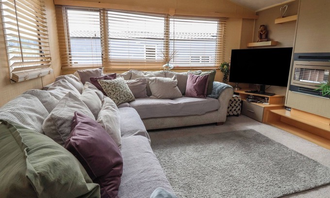 Prestatyn Cottage | CARAVAN 596, pet friendly, country holiday cottage in Prestatyn