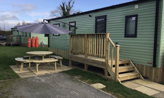 Knaresborough House | Pet-Friendly Caravan Retreat in Scenic Yorkshire