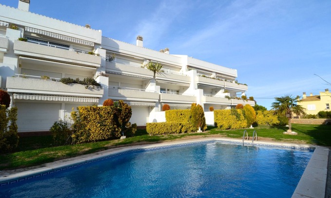 L'Escala Apartment | Experience CARAVEL.LES B 303: Top-Rated with Pool & Spa